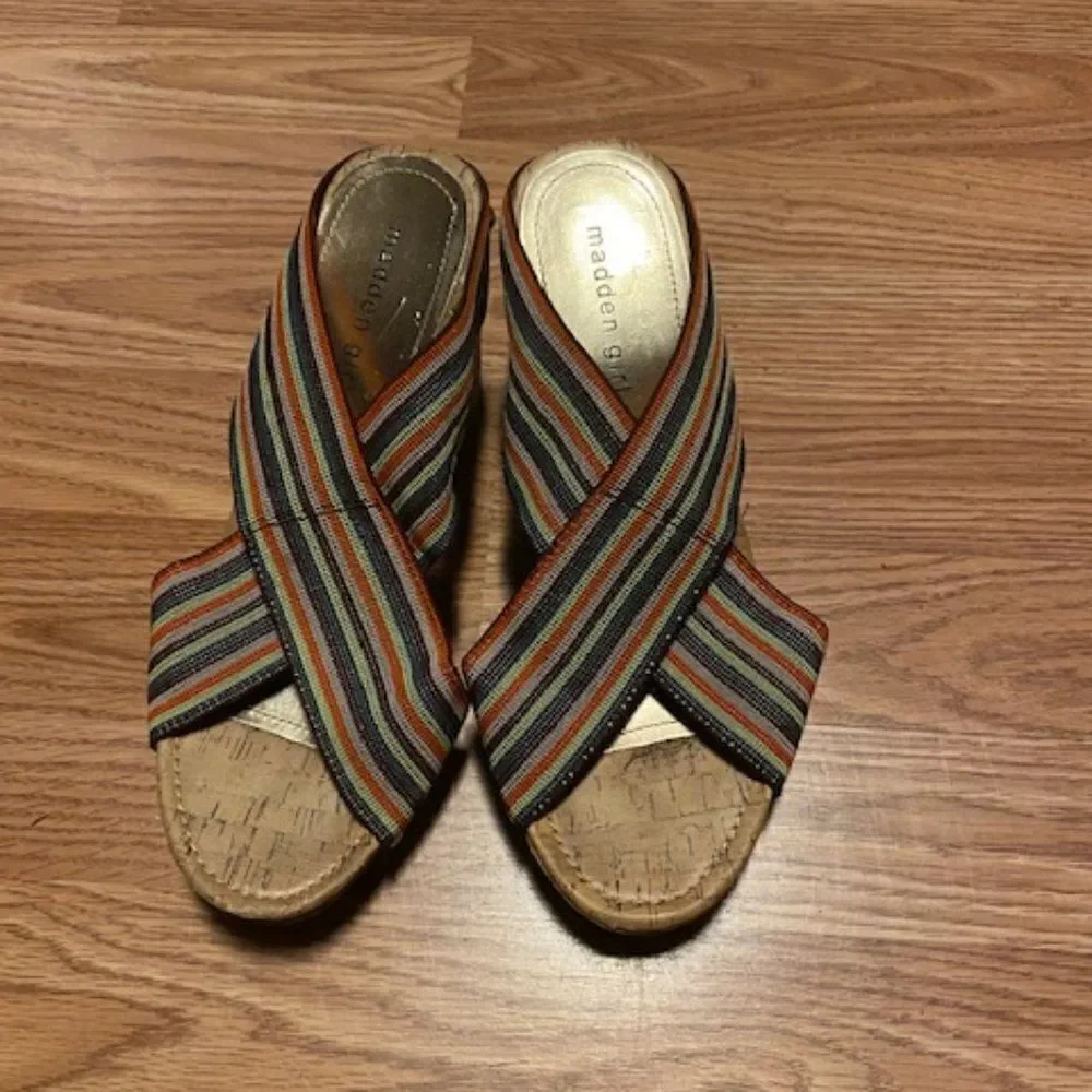 Steve Madden Girl stripped Nautic cork wedges, size 9